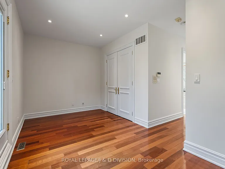 8 Huntley St — Photo 31