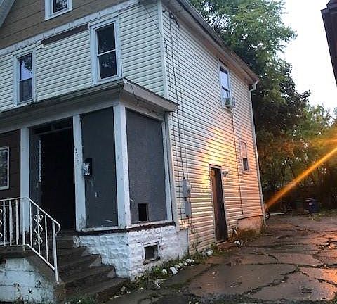 2nd image of 1359 Ashland Ave