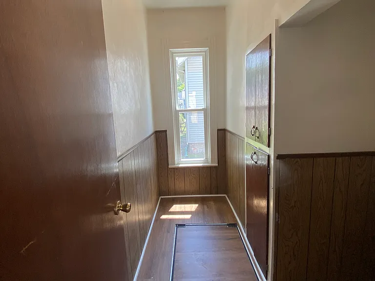 811 Willard St — Photo 5