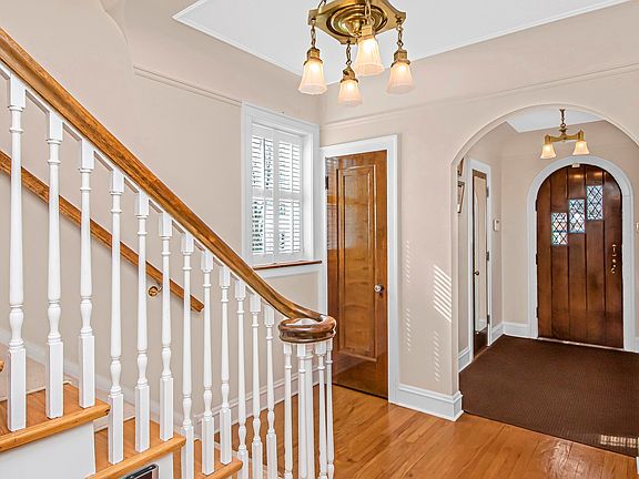 5th image of 8237 Kilbourn Ave