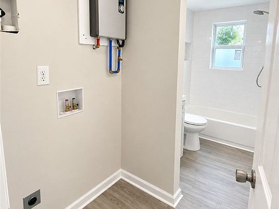 5th image of 2028 Gugel St