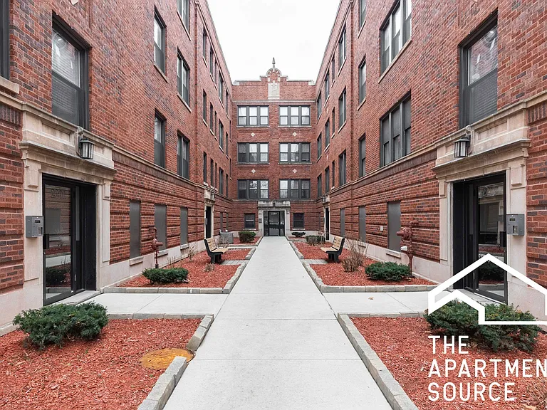 2207 W Eastwood Ave #1S — Photo 6