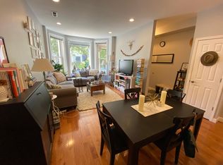 918 W Newport Ave APT 1, Chicago, IL 60657