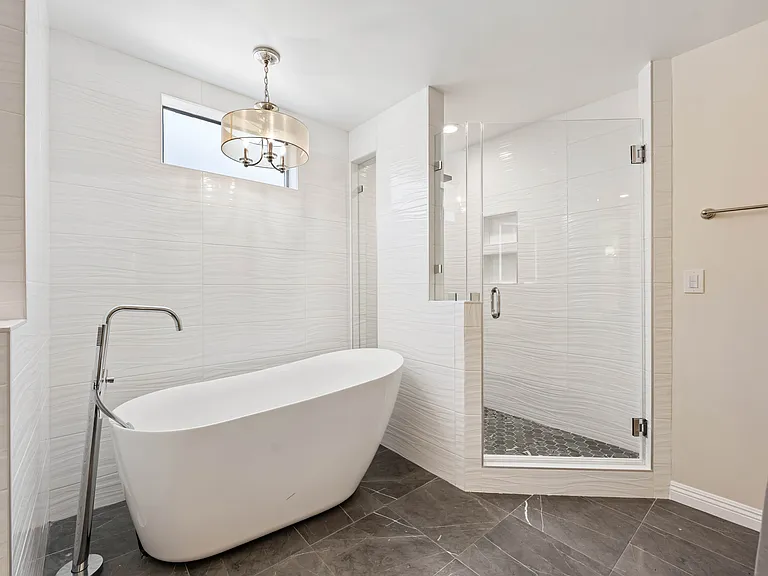 5340 Yarmouth Ave #108 — Photo 26