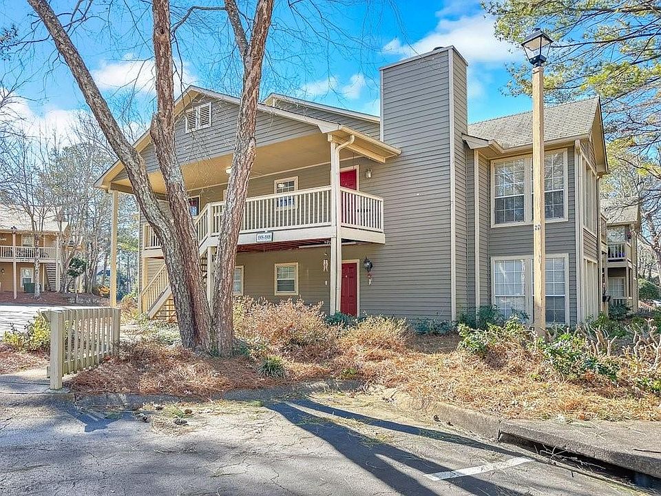 1st image of 1907 Country Park Dr SE