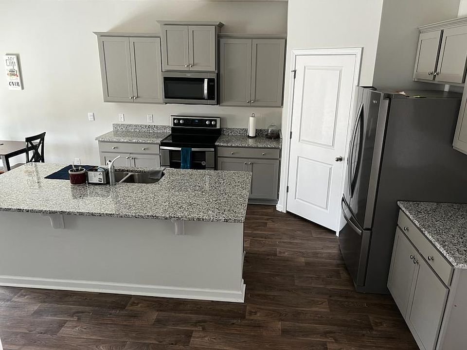 2nd image of 150 Wedge Cir