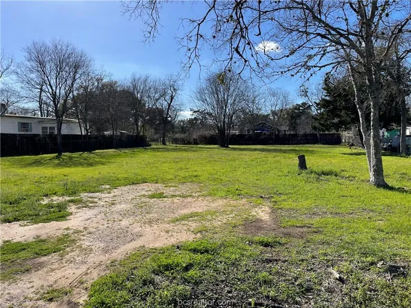 808 Cole St, Bryan, TX 77803