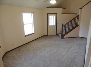 2514 Crestline Ct, Lawrence, KS 66047