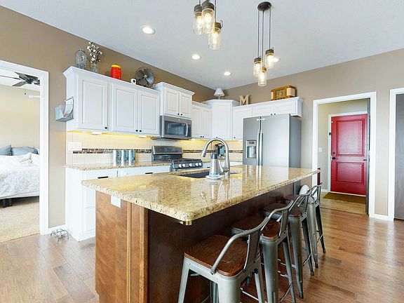 4th image of 1215 Birchwood Dr