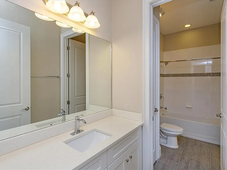 6354 Swanson St — Photo 17