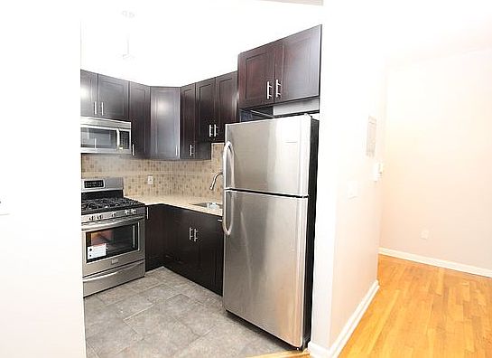 3rd image of 1818 Prospect Pl #3