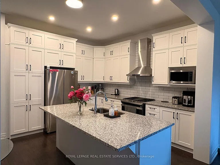 3334 Harasym Trl — Photo 11