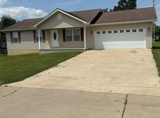 2 Iron Hill Ct, Saint Clair, MO 63077