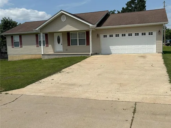 2 Iron Hill Ct, Saint Clair, MO 63077