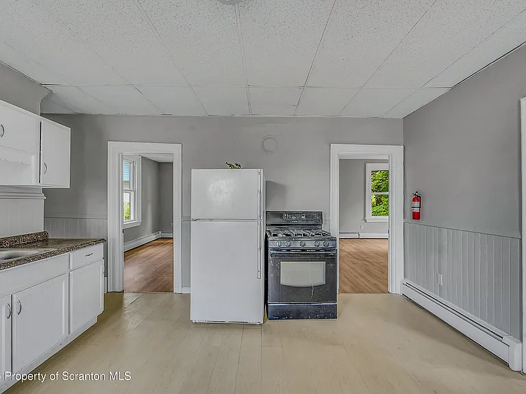 310 Oak St #1 — Photo 16