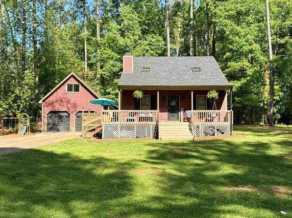 302 Dunncroft Ct, South Boston, VA 24592