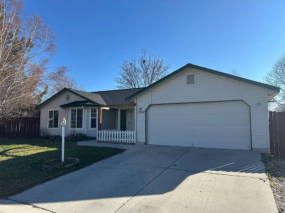 1st image of 1328 Goldenrod Pl