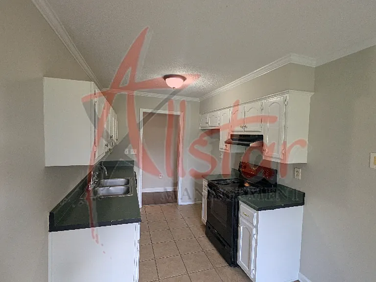 3815 Shadow Oaks Pkwy — Photo 4