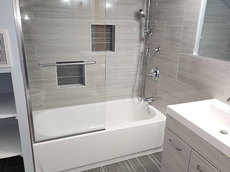 2nd floor bathroom