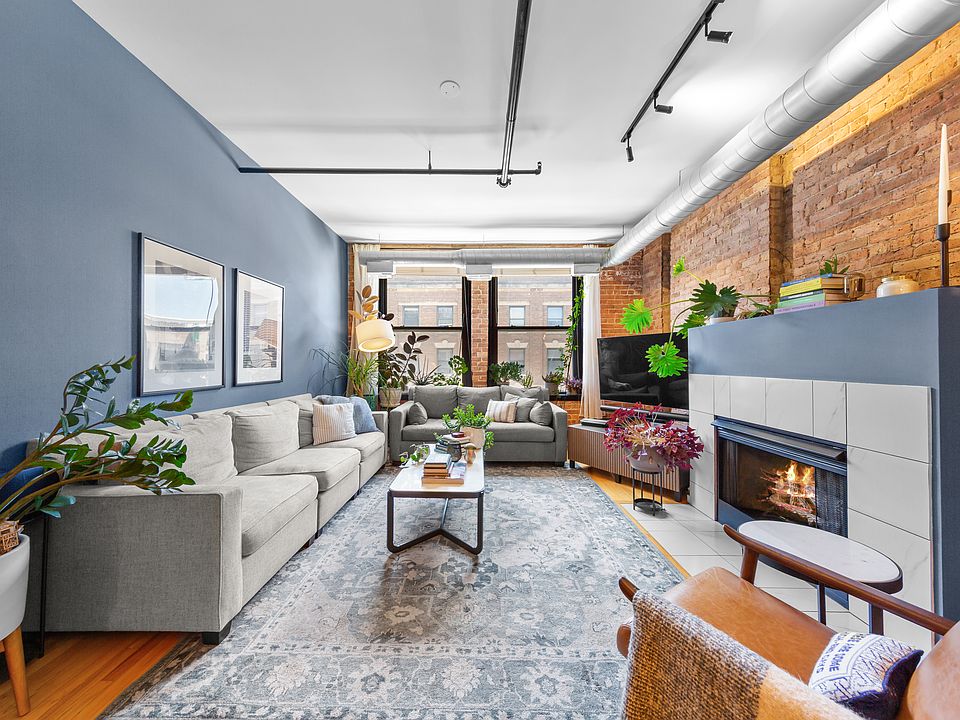 1st image of 3151 N Lincoln Ave APT 322