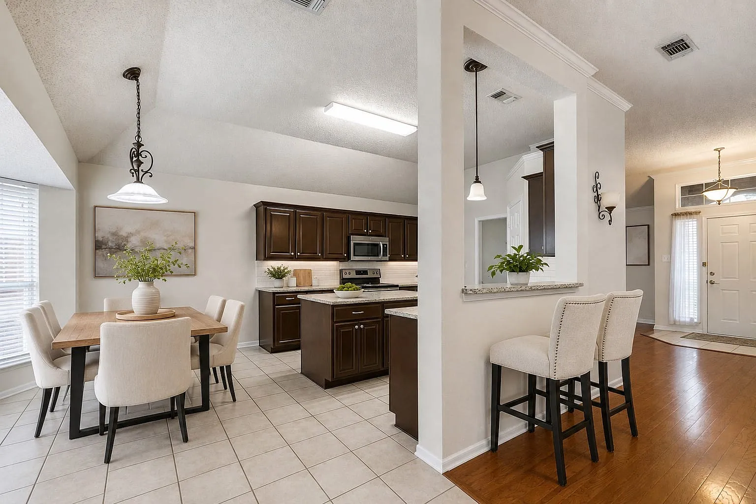 4 bed, 2.0 bath, 1898 sqft, $2,575 — Photo 3