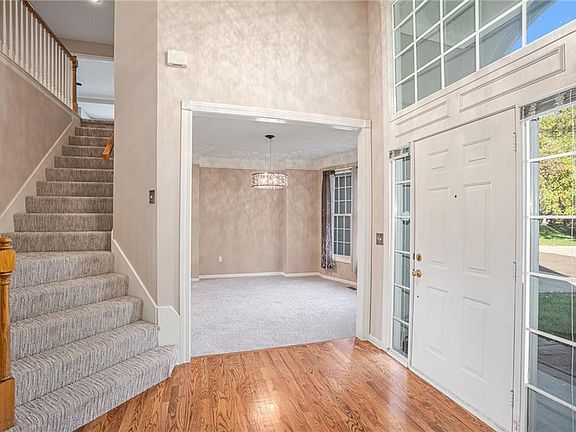 3rd image of 13413 W 121st St