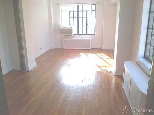 Rented by City Connections Realty | media 9