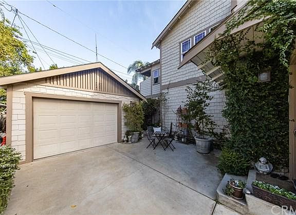 5th image of 611 Cypress Cir