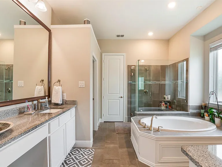 12818 Caterpillar Dr — Photo 16