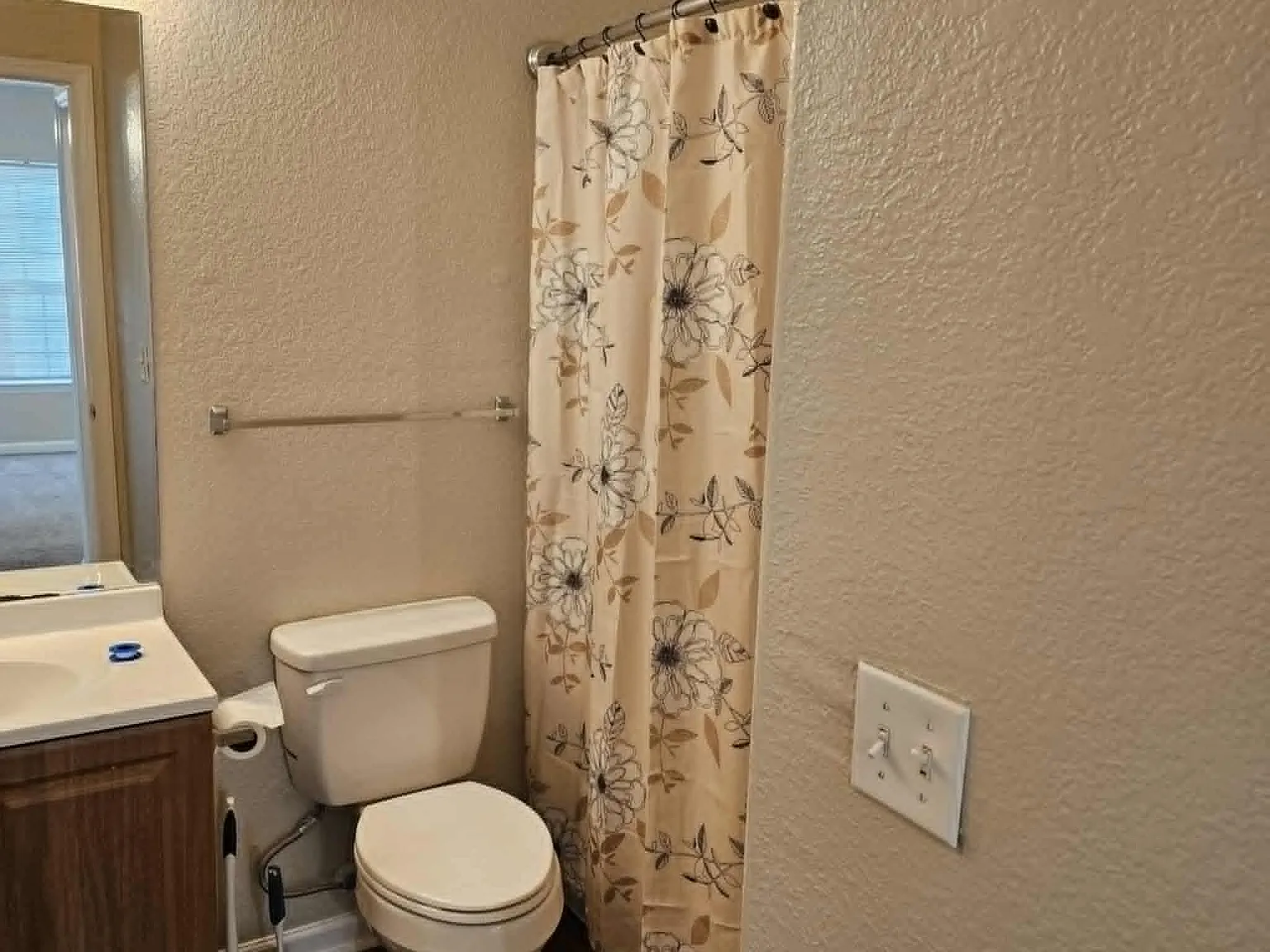 3 bed, 1227 sqft, $1,900 — Photo 4