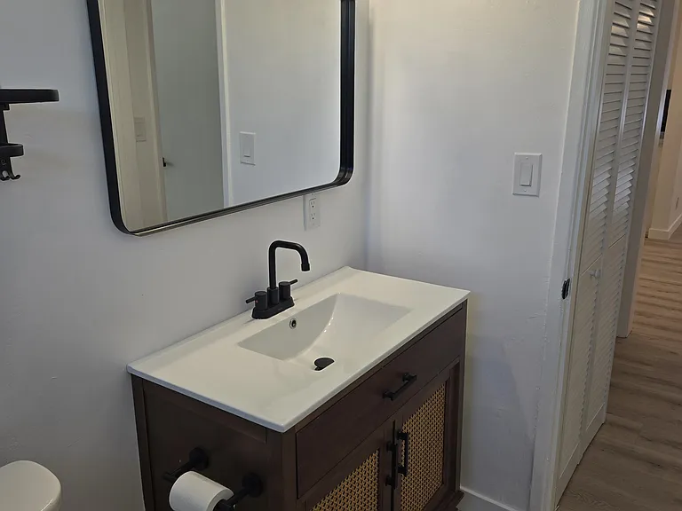 7521 Norton Ave #7 — Photo 13