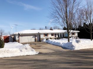 128 Lincoln Ave, Iron Ridge, WI 53035