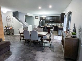 1423 Ruby Dr, Yorkville, IL 60560