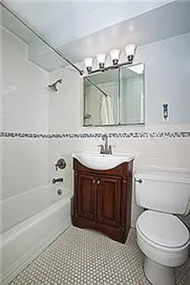 Sold by Fenwick Keats Real Estate | media 10