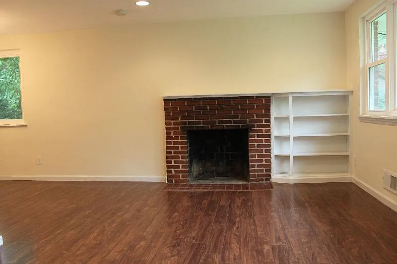 3 bed, 1798 sqft, $3,100 — Photo 3