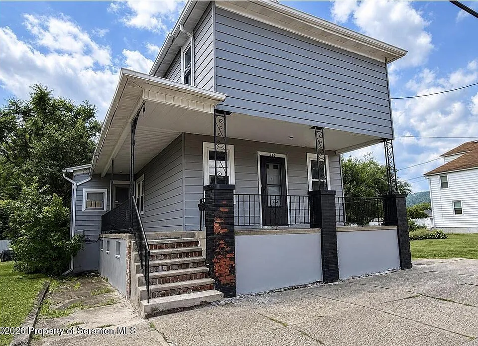 216 Vine St
