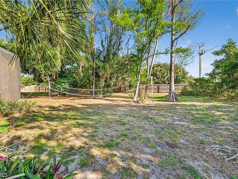 1576 Beechwood Trl — Photo 34