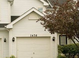 1476 Walnut Hill Ave, St Charles, IL