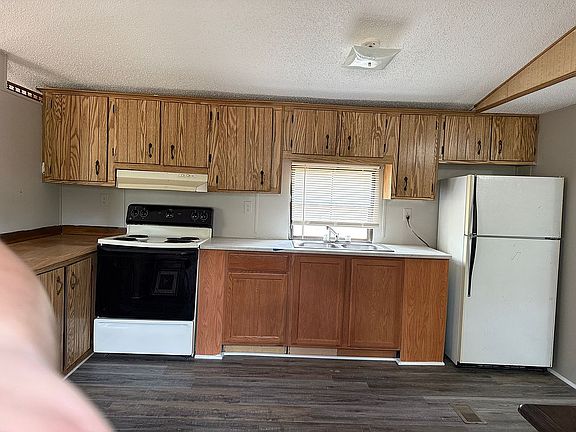 5th image of 239 Rambeaut Rd