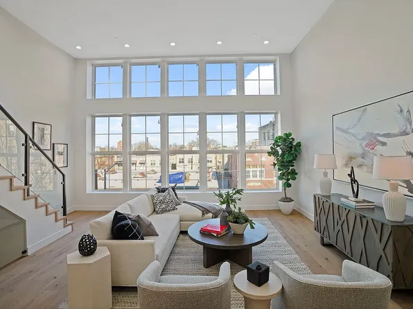 194 30th St #3A, Brooklyn, NY 11232