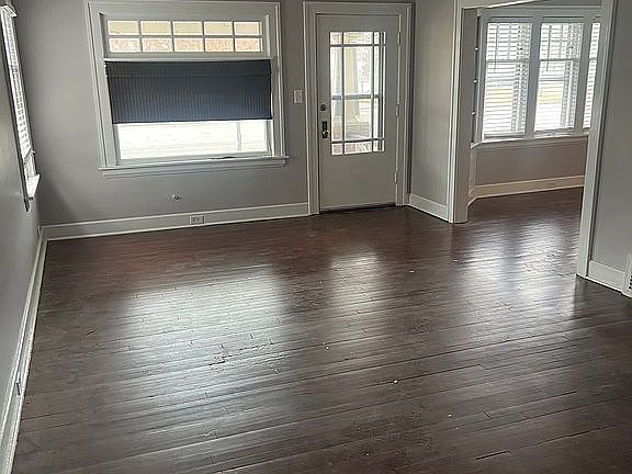 4th image of 16103 Clifton Blvd
