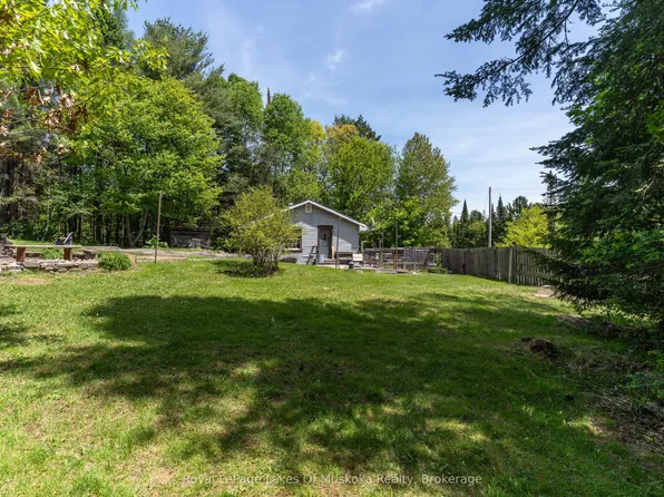 244 S Mary Lake Rd, Town Of Huntsville, ON P0B 1L0