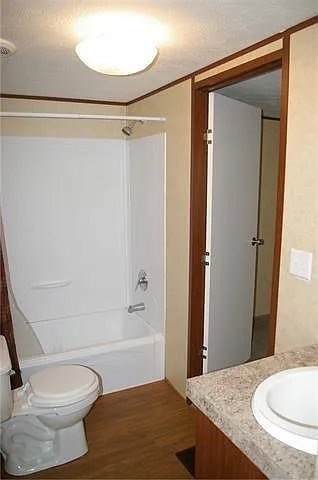 3 bed, 2.0 bath, 980 sqft, $1,000 — Photo 4