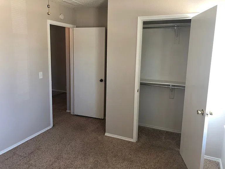 106 Oakhurst Dr — Photo 16