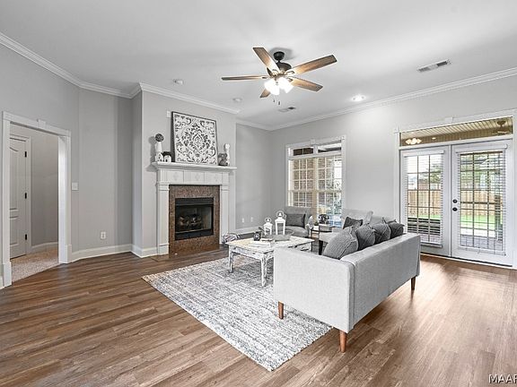 3rd image of 807 Hearthstone Dr