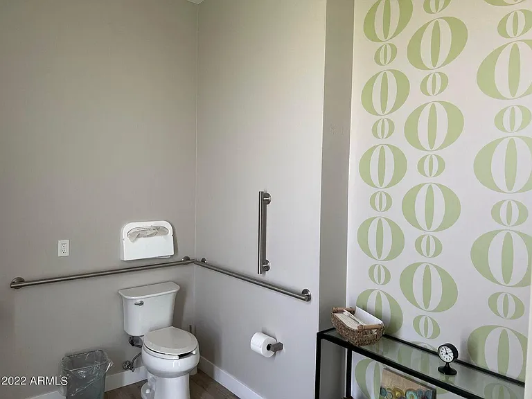 1273 E Maryland Ave #B — Photo 55