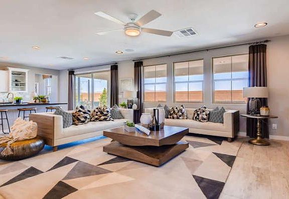 Woodside Homes - Dakota Plan - Model Home