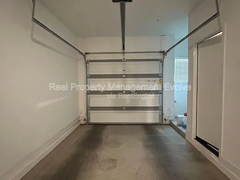 2244 W Laurie Ln — Photo 27