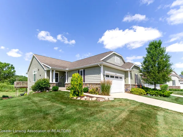 5272 E Hawk Hollow Dr, Bath, MI 48808