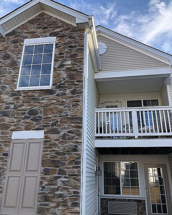 1st image of 2127 Silverstone Dr